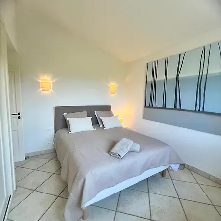 4-bedroom With Pool And Sea View Villa